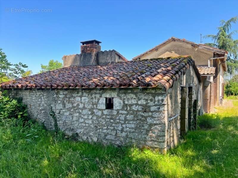 Maison à SAINT-SECONDIN