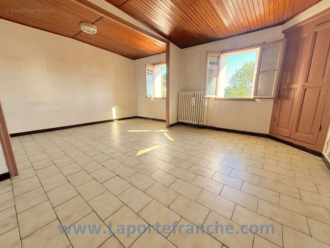 Haut de Cagnes maison 120 m2 à rénover - photo 8