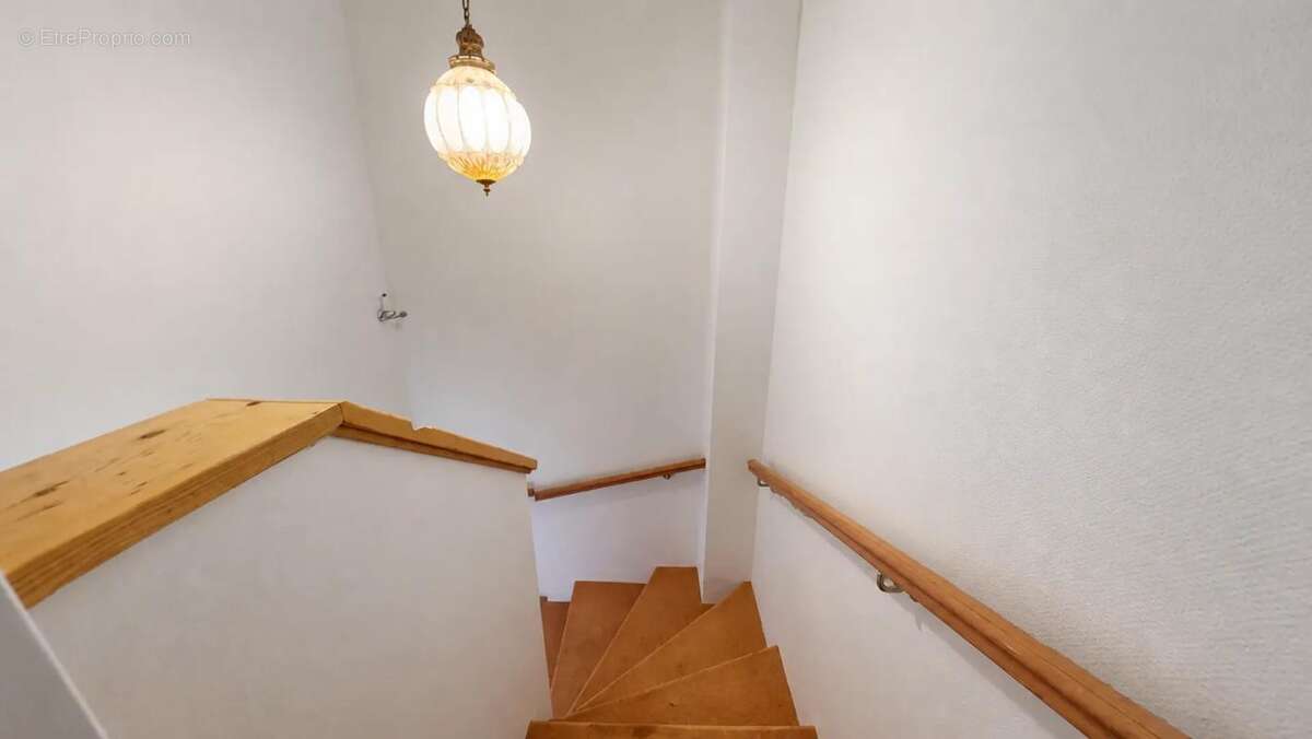 COURGENT : Maison - 203m²  sur 1380m2 de jardin - 5 à 6 chambres - photo 16