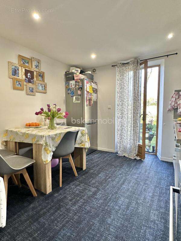 Appartement à VILLENEUVE-SUR-YONNE