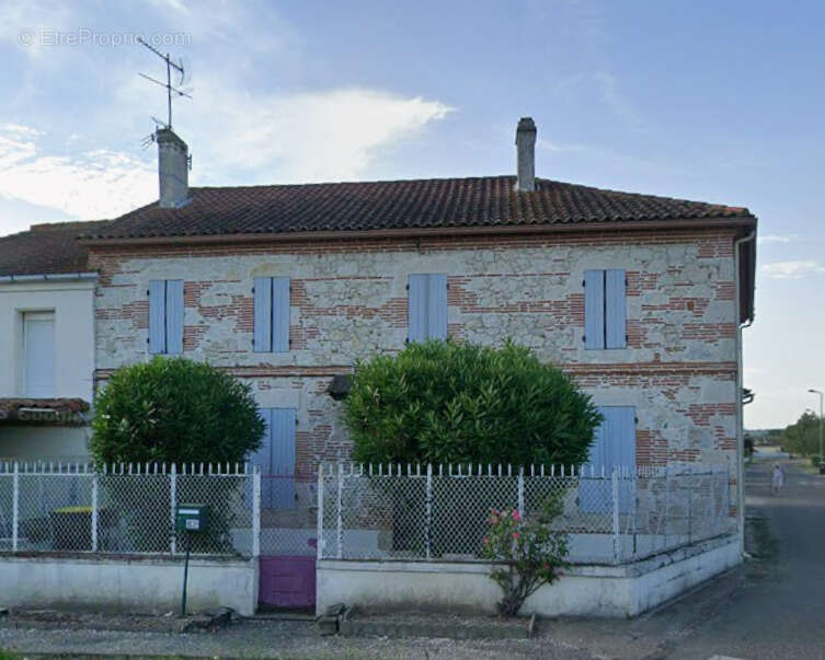 Maison à GOUDOURVILLE