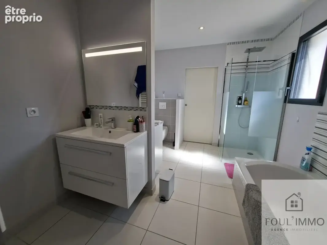 AGEN : Villa 195 m2 contemporaine avec vue dominante, piscine, espaces extérieurs aménagés - photo 16