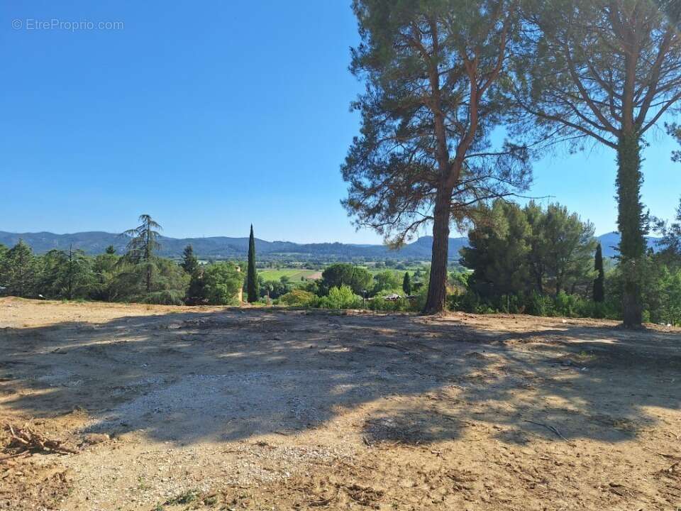 Terrain à CADENET