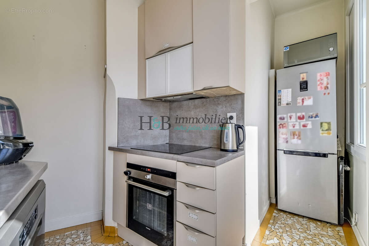 Appartement à PARIS-16E