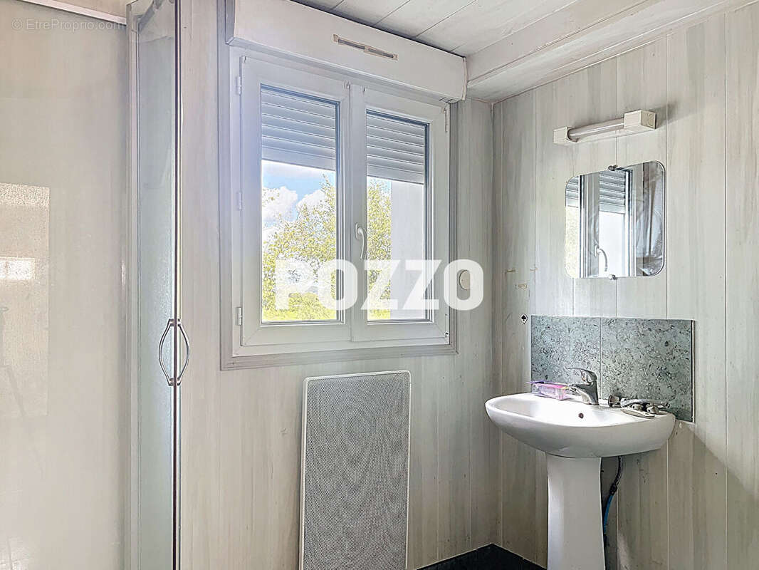 A VENDRE - Barenton - Maison 81.60 m² - Terrain - Garage - photo 6