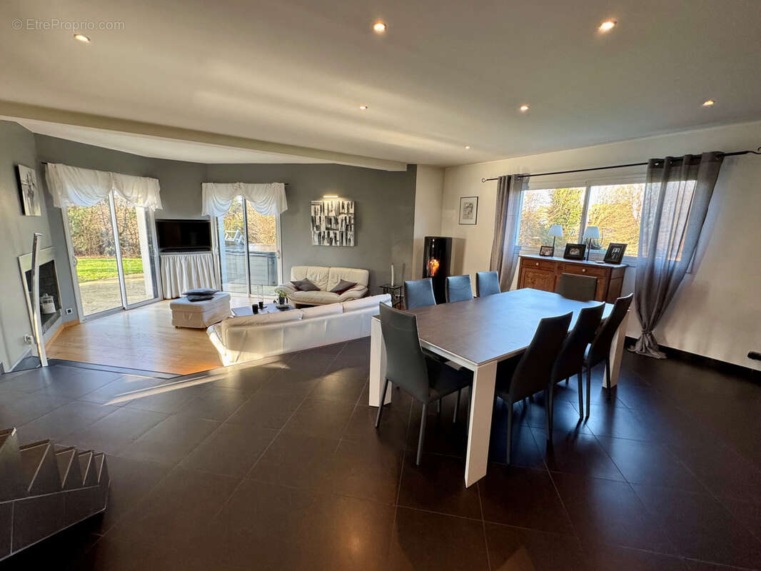 Maison à SAINT-SAUFLIEU