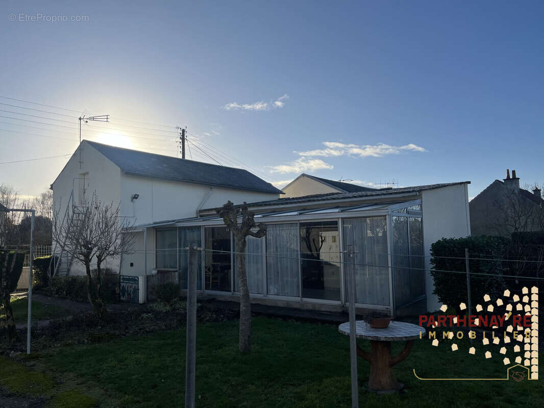 Maison à PARTHENAY
