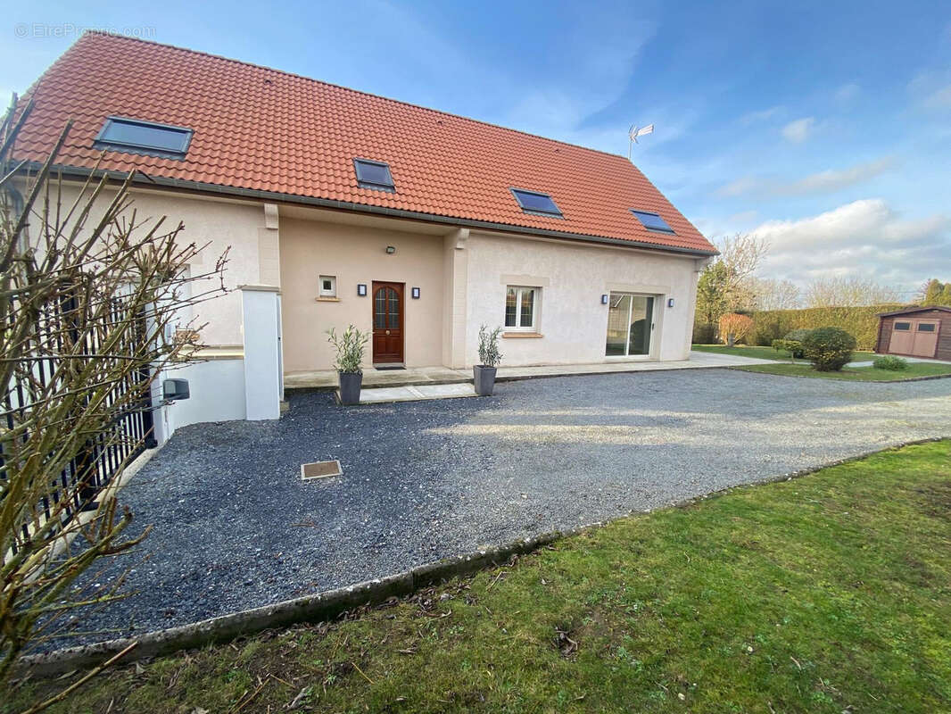 Maison à SAINT-QUENTIN