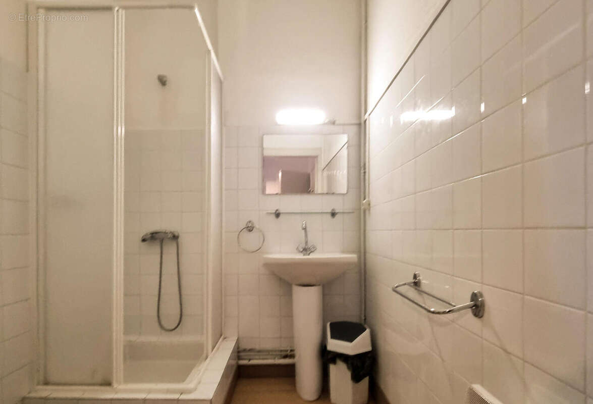 salle d&#039;eau - Maison à SAISSAC