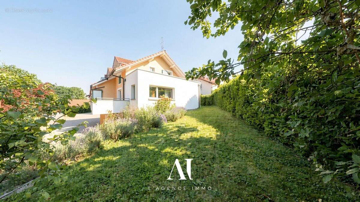 Maison 86 m² à Chenex  - photo 4