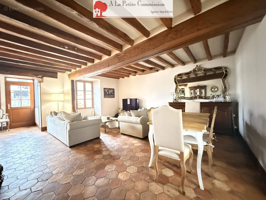 Maison à VER-LES-CHARTRES