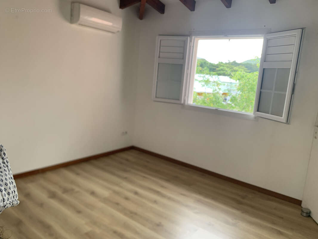 Maison à LES TROIS-ILETS