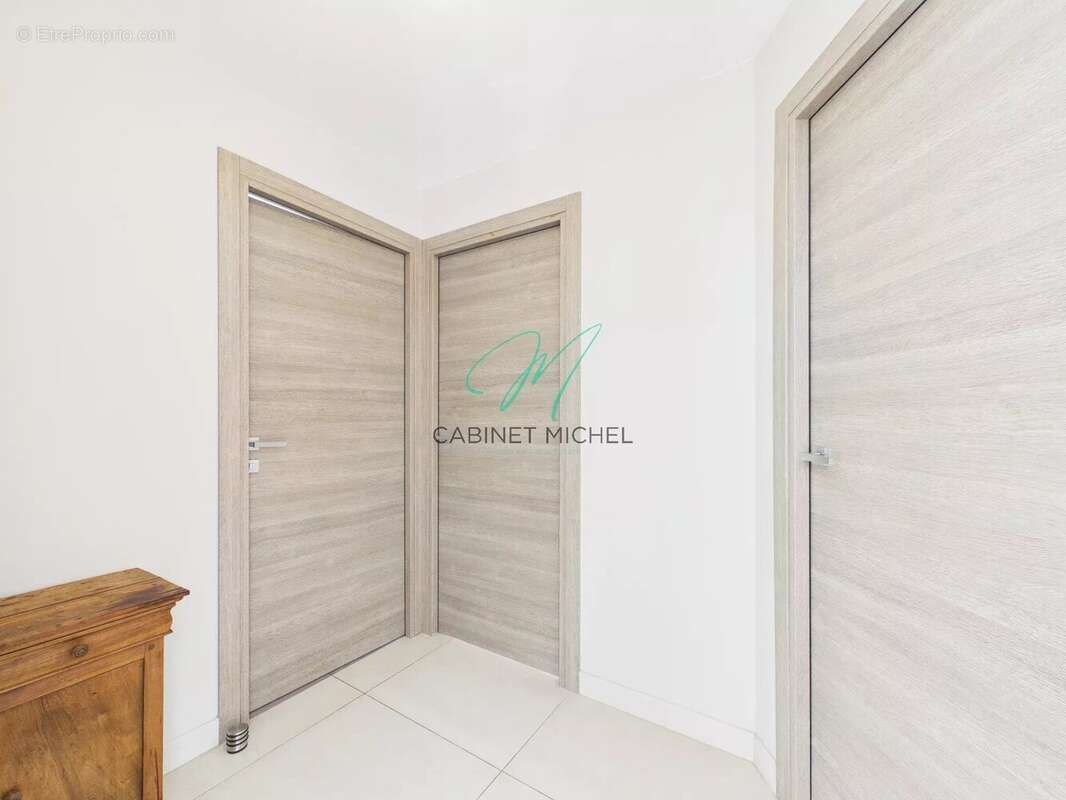 Maison à ROQUEFORT-LES-PINS