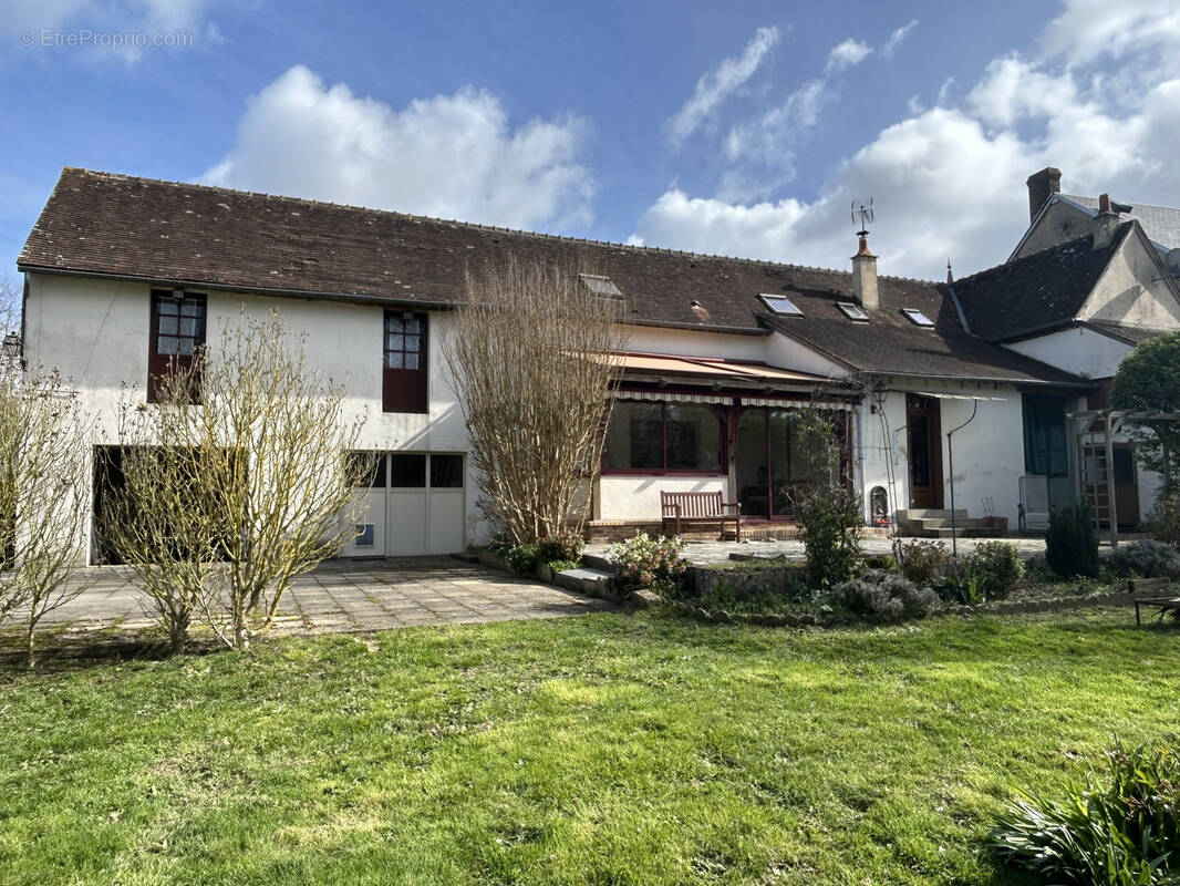 Maison à CONDE-SUR-HUISNE