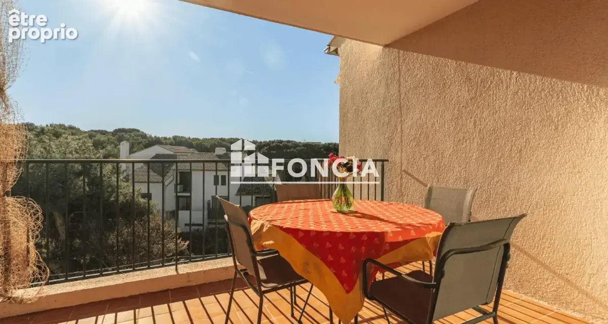 Superbe T2 traversant avec terrasse + cave - photo 1