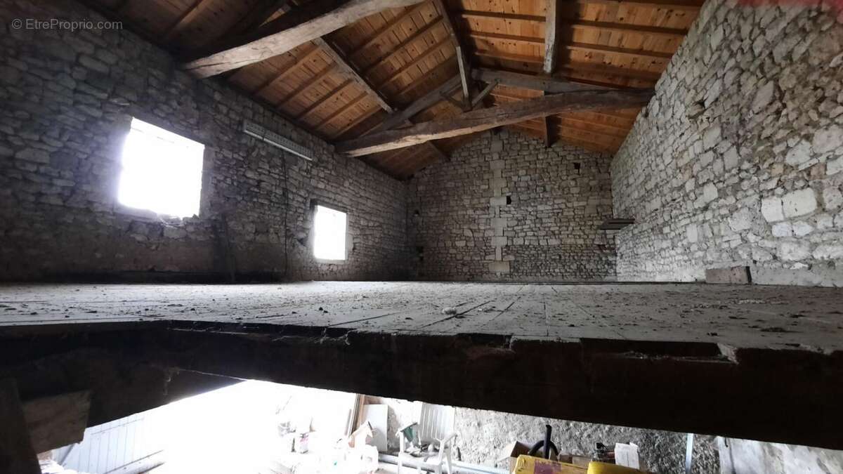 Charentaise rénovée, dépendances et piscine - photo 14
