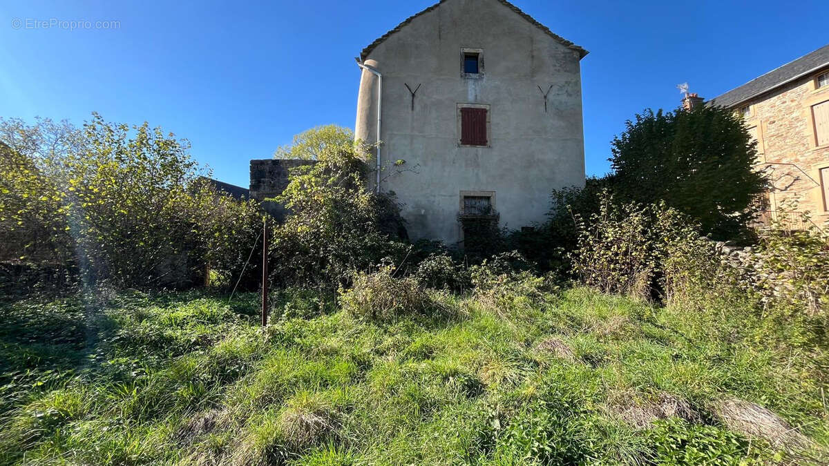 Maison à SEVERAC-LE-CHATEAU