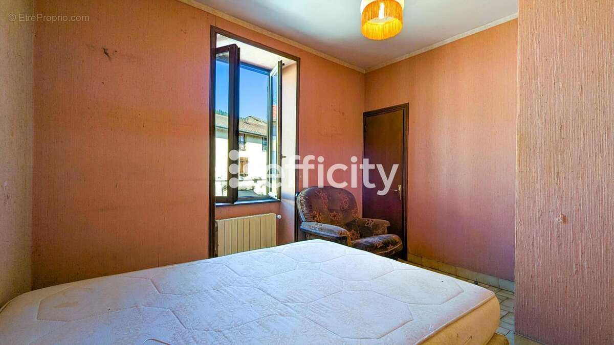 Appartement à LA ROCHE-VINEUSE