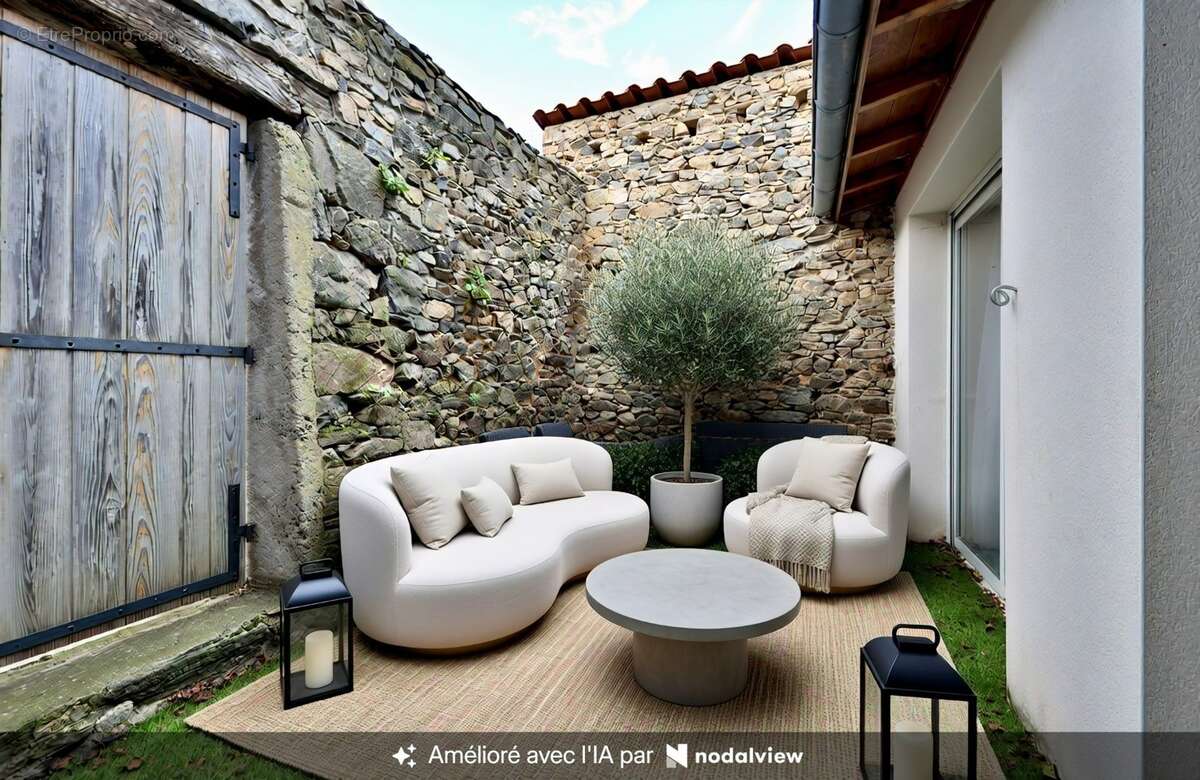  Maison en pierre de 150 m2 entièrement rénovée - Vue exceptionnelle - Suite parentale - Dépendances - Aucun vis-à-vis - photo 2