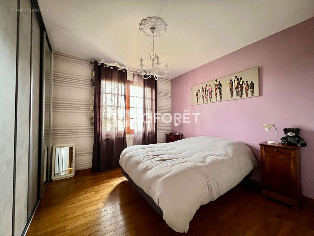 Maison à RONCHEROLLES-SUR-LE-VIVIER