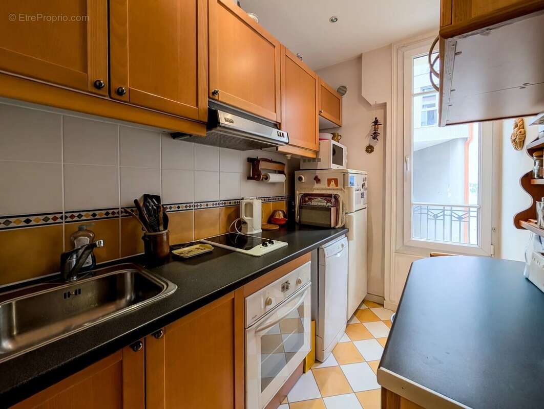 Appartement à PARIS-20E