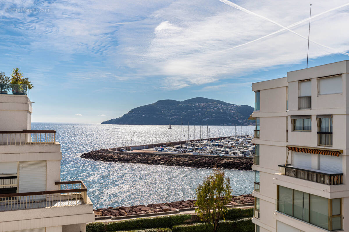 Appartement à MANDELIEU-LA-NAPOULE