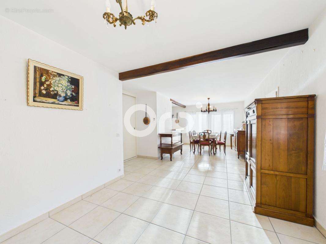 Maison à MONTAUROUX