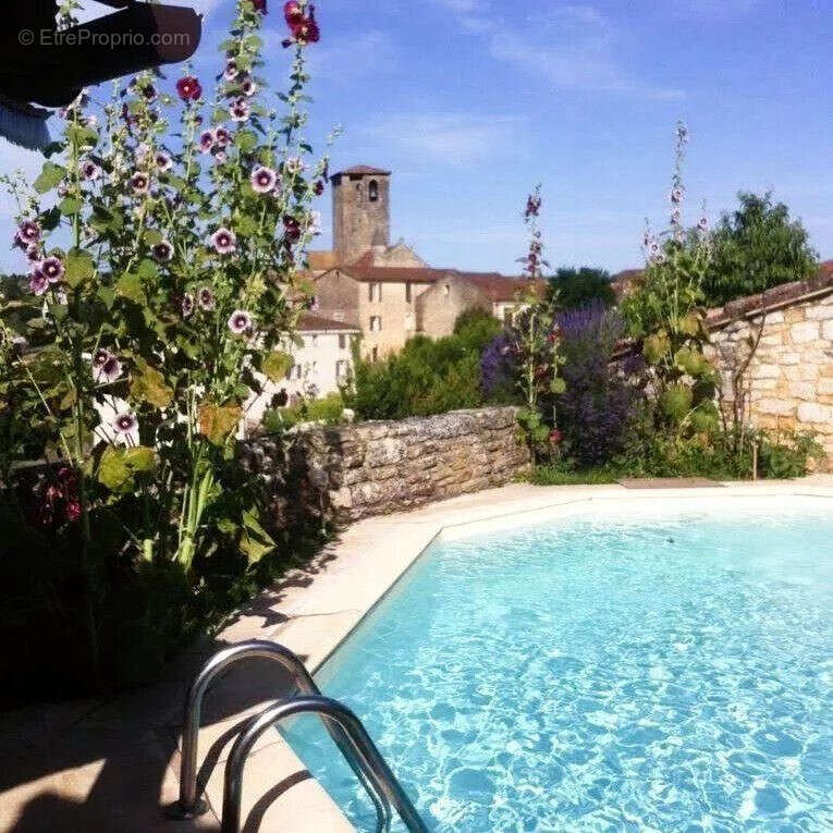 Maison 260 m² à Monsempron-Libos  - photo 8