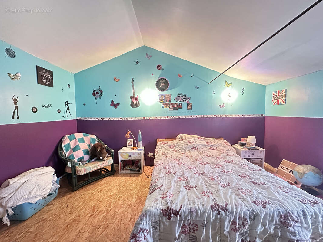 Maison à SAINT-ETIENNE-DU-BOIS