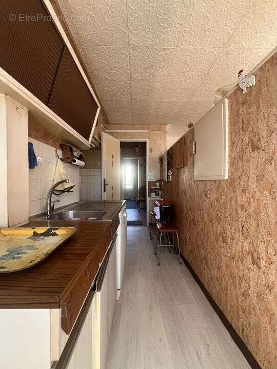 Appartement à MARSEILLE-4E