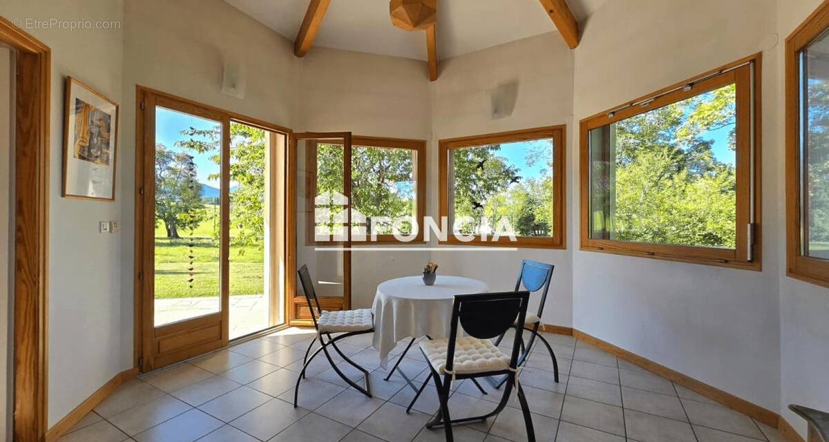 Maison à LA ROCHE-SUR-FORON