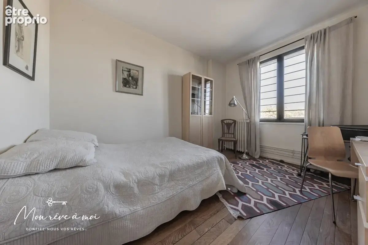 Maison en meulière de 182m2 lumineuse et au calme avec terrasse, jardin et parkings - photo 10