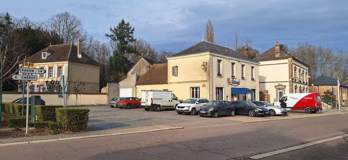 A vendre pour retraite,en plein coeur d'un village attractif,fond de commerce de 192m2 environ d'un restaurant - photo 2