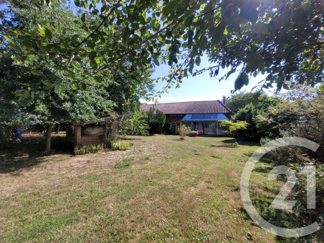 Maison 431 m² à Montpont-En-Bresse  - photo 22