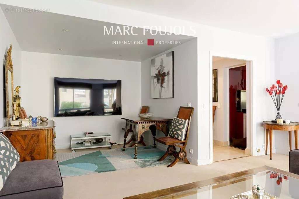 Appartement à PARIS-7E