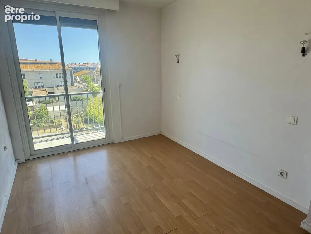 Appartement Sète  quartier théâtre 3 pièce(s) 70 m2 traversant avec grand balcon et ascenseur - photo 2