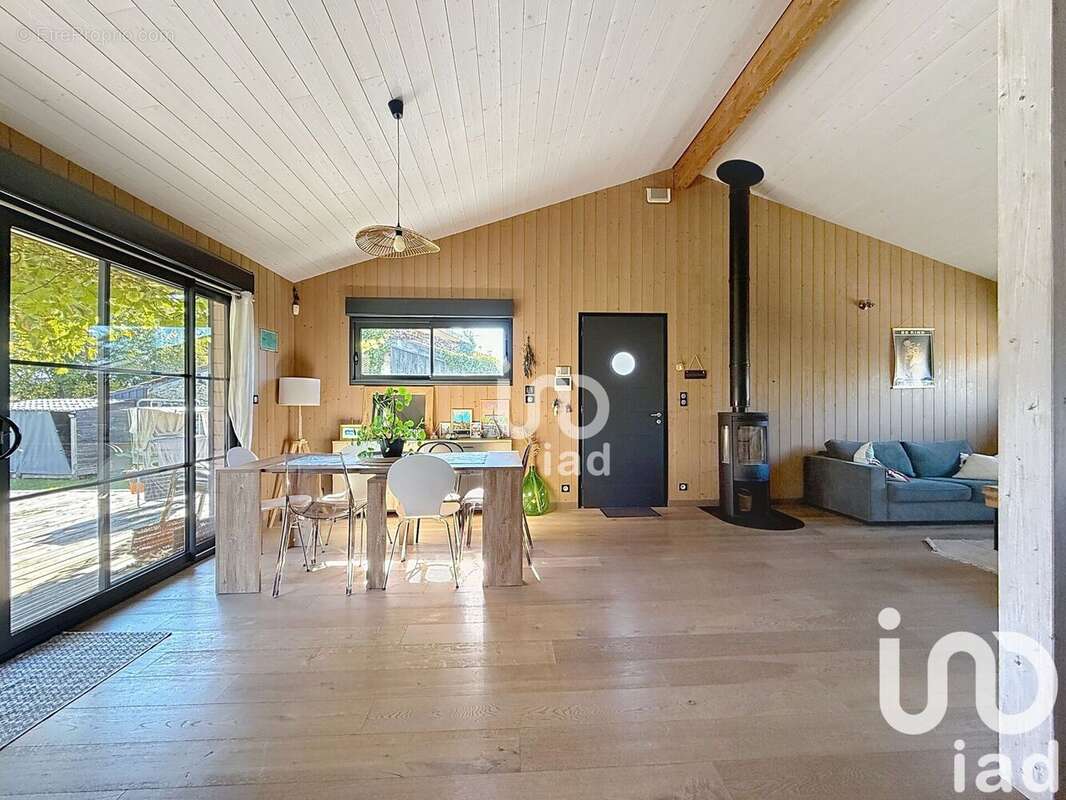 Photo 2 - Maison à SALLES