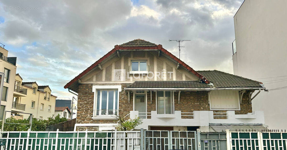 Appartement à LES PAVILLONS-SOUS-BOIS