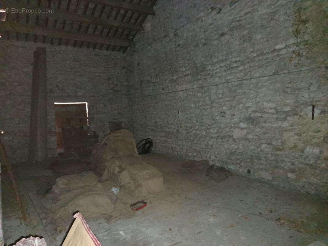 Maison à MONTSEGUR-SUR-LAUZON