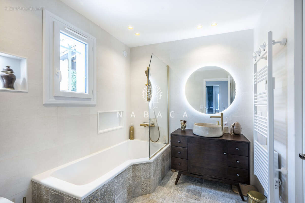 Maison à MOUANS-SARTOUX