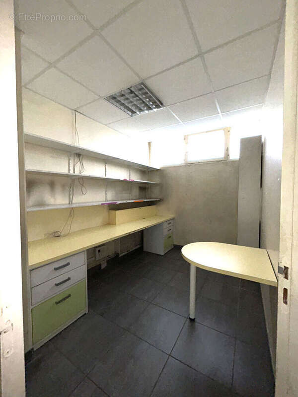 Commerce à PIERRE-BENITE