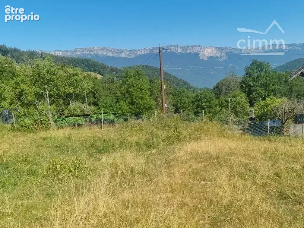 Terrain à THEYS