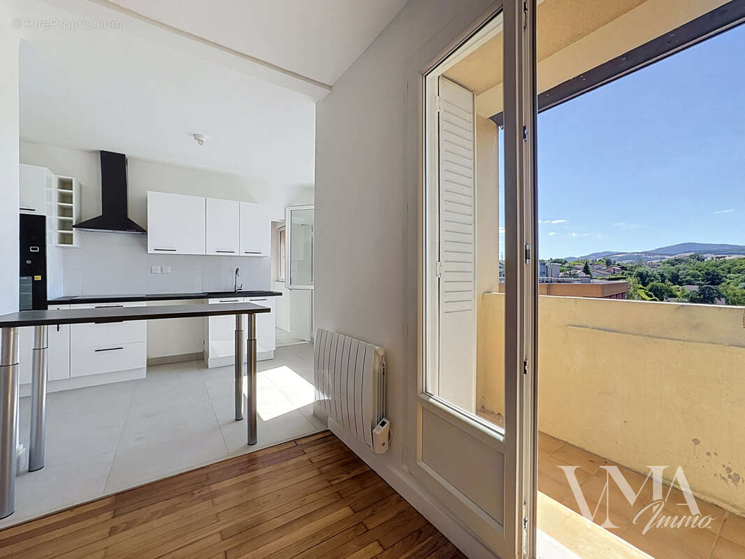 Appartement à L'ARBRESLE