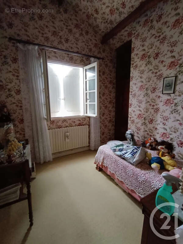 Maison à COUTRAS