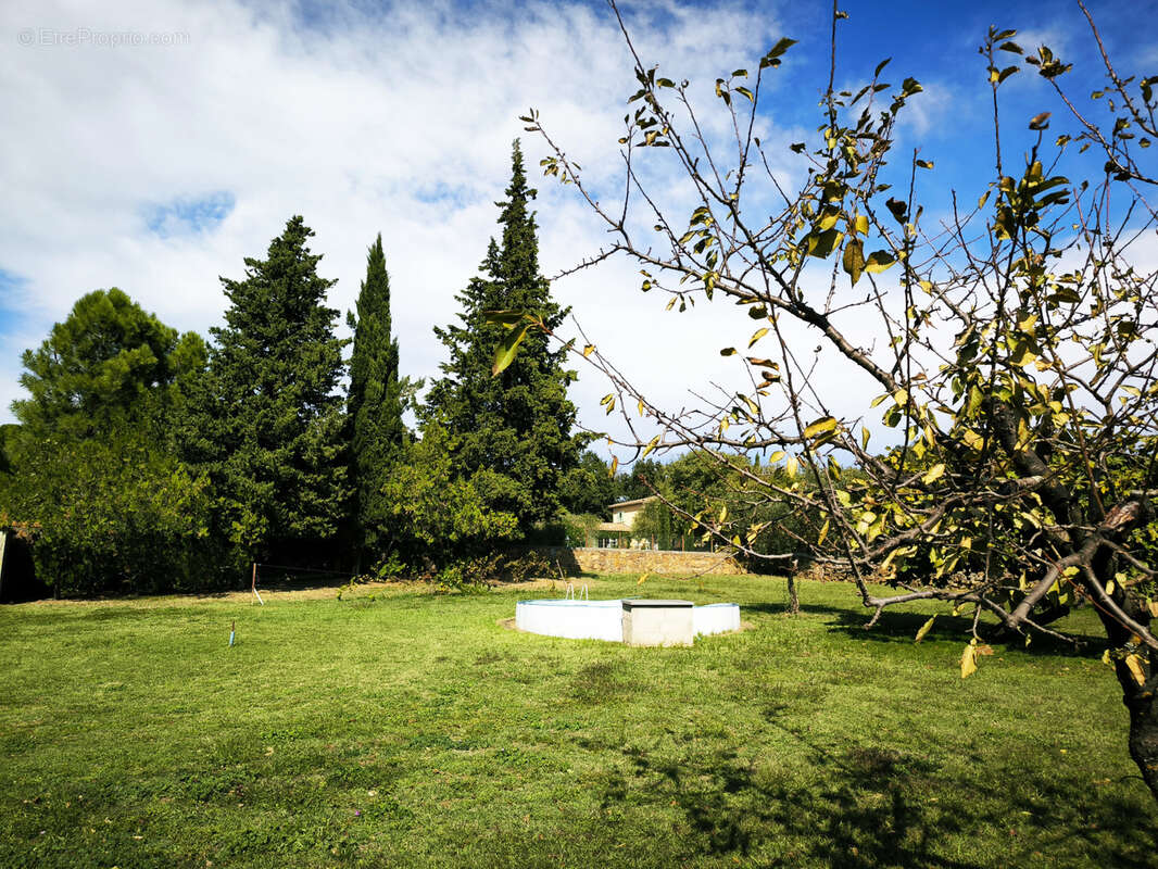 Terrain à UZES