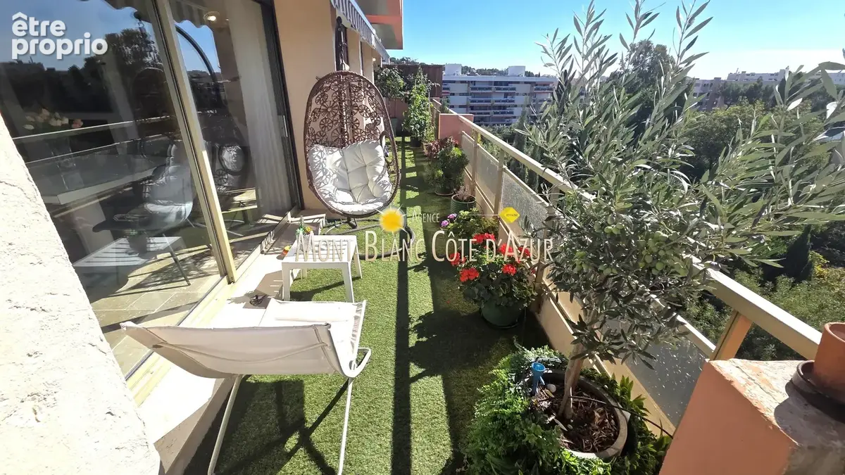 Appartement type villa sur le toit de 80 m2 environ, 3 chambres, vue mer, terrasse 100 m2, garage, cave - photo 5