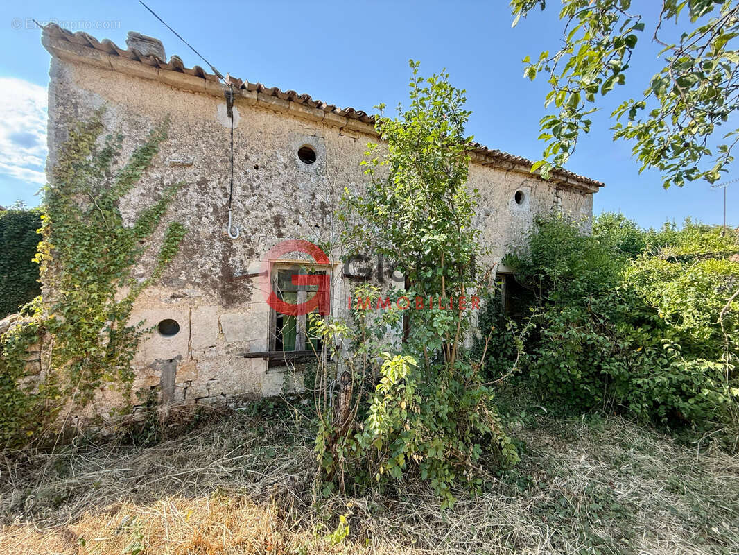 Maison à GERMOND-ROUVRE