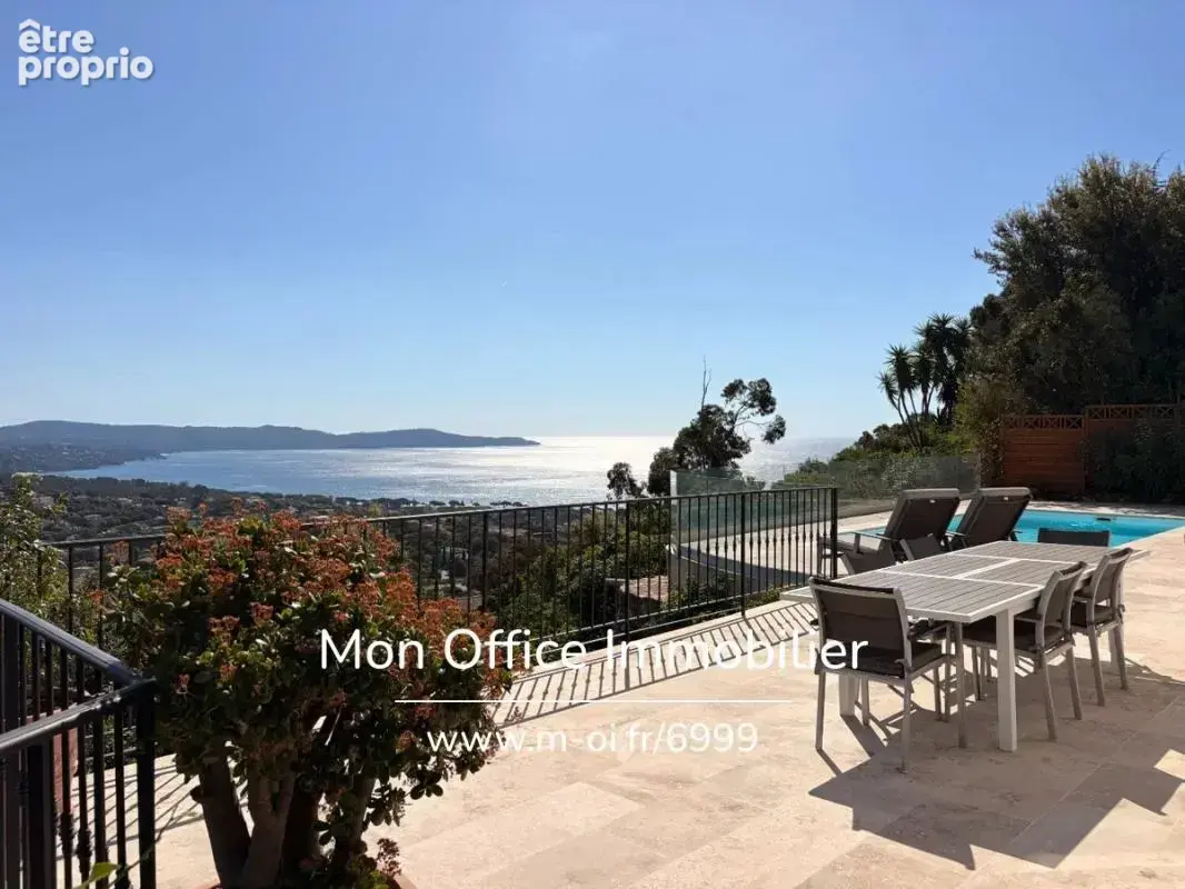 Référence : 6999-les. - propriété clé en main vue mer à cavalaire sur mer - photo 21