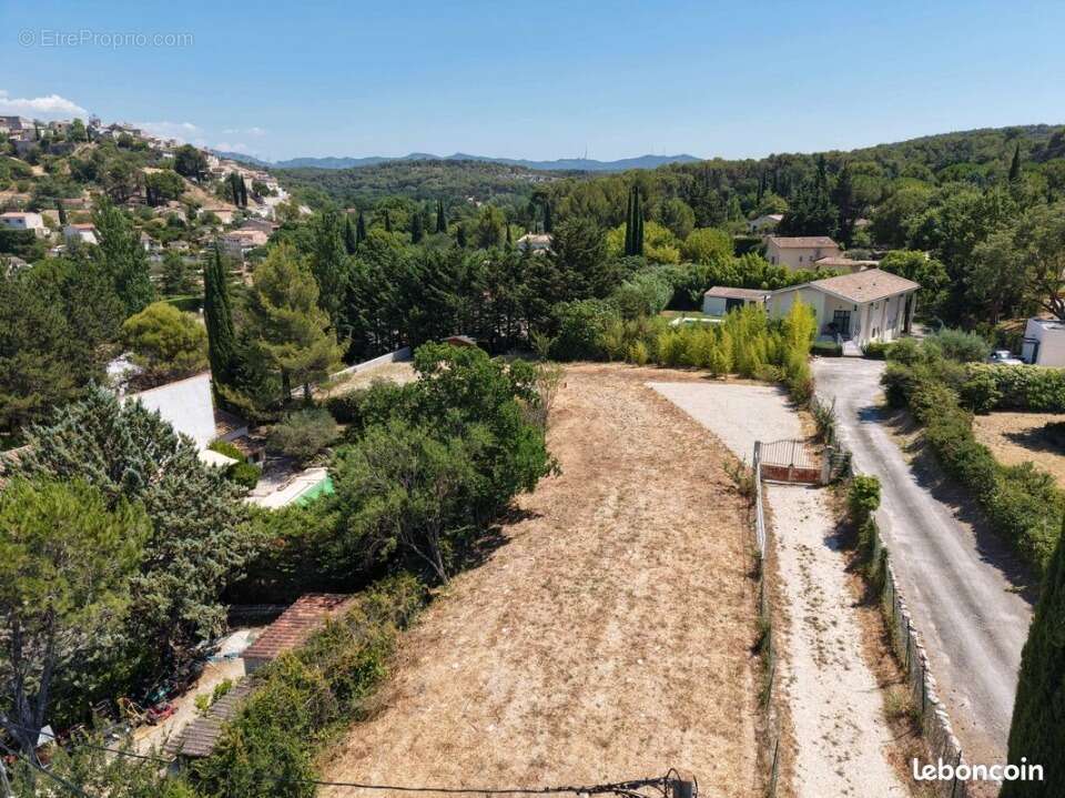 Terrain 1994 m² à Cabries  - photo 3