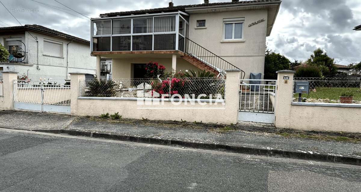Charmante maison de 131 m² sur deux niveaux avec garage et véranda - photo 2